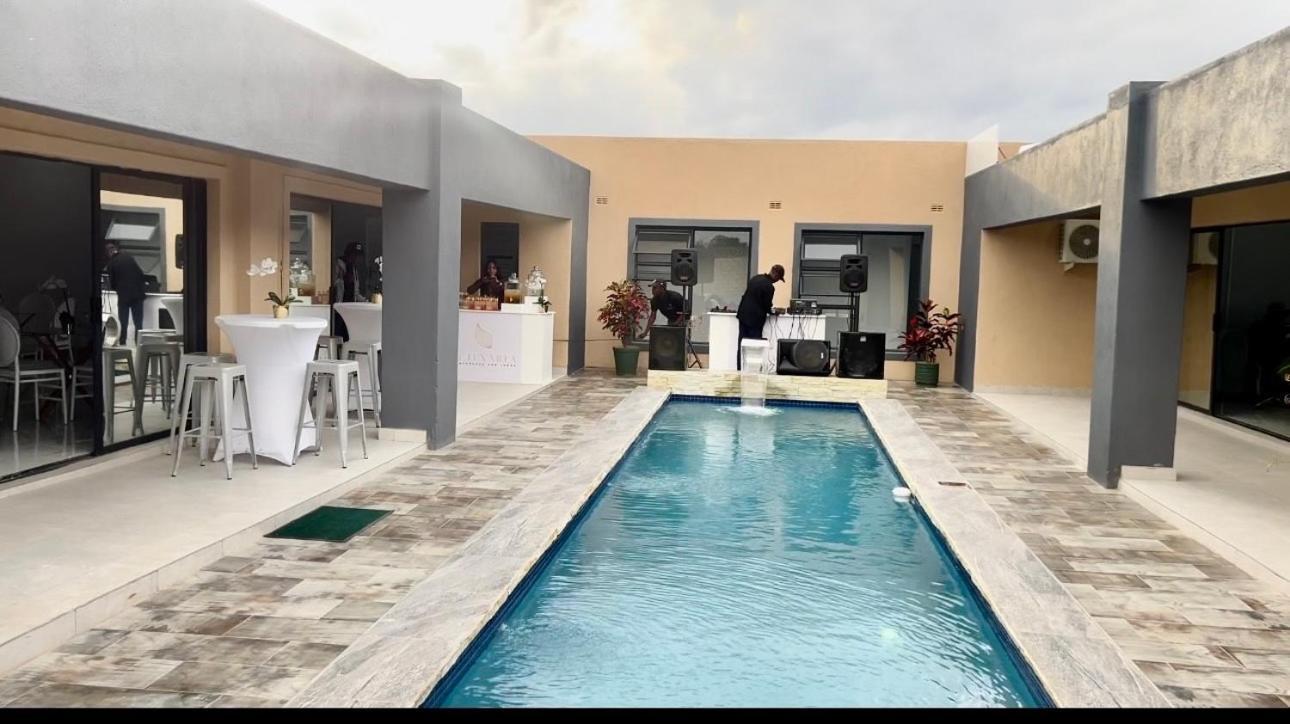 بولاوايو De Lux Villa المظهر الخارجي الصورة